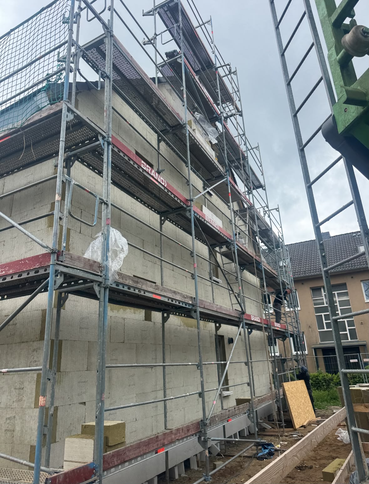 Montage eines WDVS-Verbundsystems in Kaltenkirchen